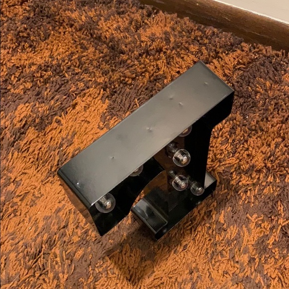 “L” Marquee Letter - Picture 7 of 7